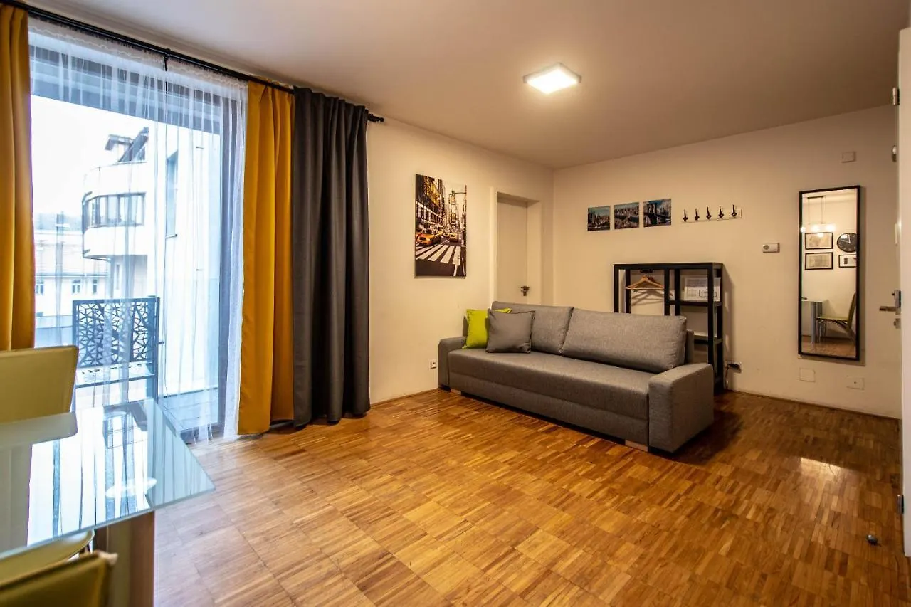 Modern Apartment With Balcony And Garage Prague