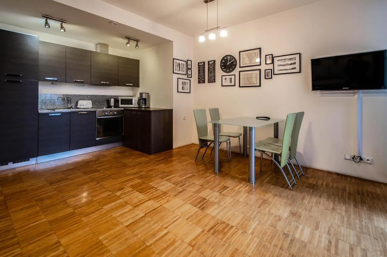 Modern Apartment With Balcony And Garage Prague